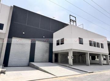Nave industrial · 890m² · 6 Estacionamientos · Nave Industrial en Renta en Los Viñedos