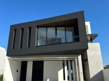 Casa · 426m² · 3 Recámaras · Casa en Carretera Nacional