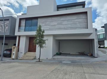 Casa · 330m² · 4 Recámaras · 2 Estacionamientos · Casa en Lomas del Pedregal