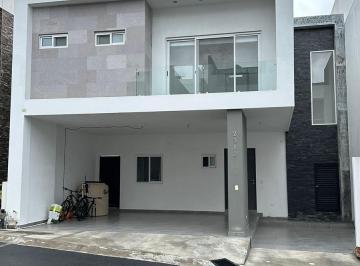 Casa · 300m² · 3 Recámaras · 2 Estacionamientos · Casa en Venta en Vistancias 2do Sector Carretera Nacional