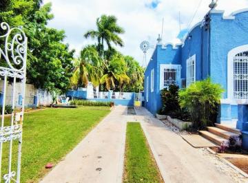 Casa · 320m² · 4 Recámaras · 6 Estacionamientos · Casa en Venta Merida, Centro a Unas Cuadras de Santa Ana (Fvc - 1604)