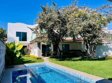 Casa · 250m² · 4 Recámaras · 2 Estacionamientos · Casa en Fraccionamiento en Lomas de Jiutepec Jiutepec - Roq - 1257 - Fr