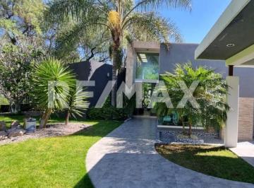 Casa · 350m² · 2 Recámaras · 4 Estacionamientos · Casa en Venta - (4)