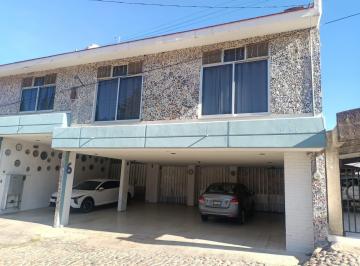 Casa · 535m² · 5 Recámaras · 4 Estacionamientos · Casa en Venta en Villa Satélite La Calera