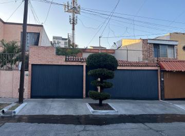 Casa de 3 habitaciones, Zapopan · Casa en Venta Jardines de La Patria