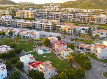 Casa en condominio · 125m² · 3 Recámaras · 2 Estacionamientos · Casa Totalmente Equipada y Remodelada, Lista Para Mudarse en Zona de Alta Plusvalía