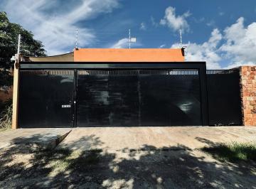Casa · 204m² · 3 Recámaras · 4 Estacionamientos · Casa Semiamueblada de un Nivel y Paneles Solares en Venta en Cholul