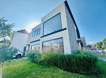 Casa de 3 habitaciones, Tlajomulco de Zúñiga · Casa en Venta en Bosque de Santa Anita
