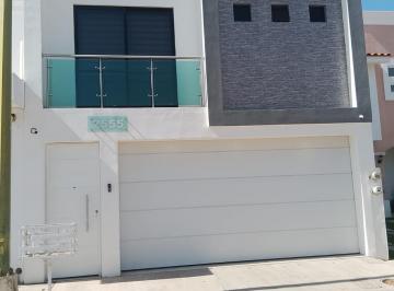 Casa · 202m² · 4 Recámaras · 2 Estacionamientos · Casa en Fraccionamiento Portabelo