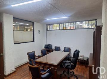 Casa · 220m² · 6 Recámaras · 2 Estacionamientos · Venta de Casa con Uso de Suelo Comercial y Habitacional en Azcapotzalco
