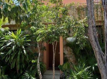 Casa · 393m² · 3 Recámaras · 2 Estacionamientos · Casa Amueblada en Venta en Tulum con Amenidades y Seguridad