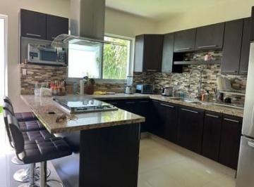 Casa en condominio · 140m² · 3 Recámaras · 2 Estacionamientos · Se Renta Casa Totalmente Amueblada en Lomas 2, Sonata, Puebla