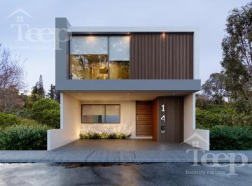 Casa · 235m² · 3 Recámaras · 2 Estacionamientos · Casa en Venta