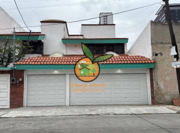 Casa de 5 habitaciones, Guadalajara · Residencia en Venta en Rinconada del Bosque, por La Expo, Gdl