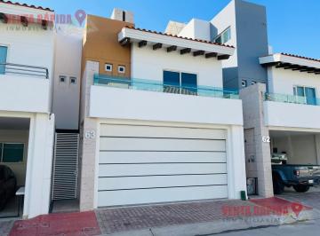 Casa · 232m² · 3 Recámaras · 2 Estacionamientos · Casa en Privada Palmar Residencial