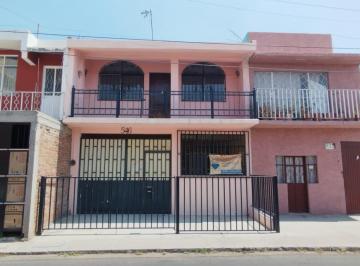 Casa · 254m² · 5 Recámaras · 3 Estacionamientos · Casa en Venta Zona Centro - (4)