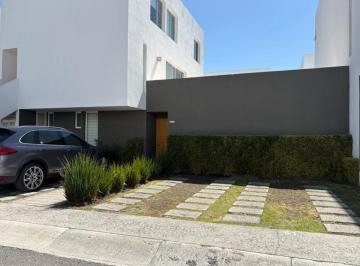 Casa en condominio de 2 habitaciones, El Marqués · Casa en Renta Amueblada en El Mirador