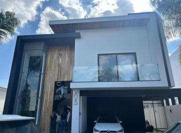 Casa de 4 habitaciones, Zapopan · Casa en Venta en Valle Real