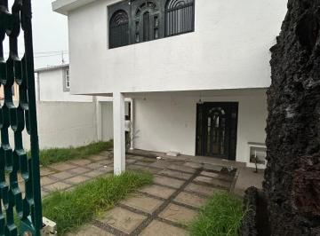 Casa de 4 habitaciones, Atizapán de Zaragoza · Las Alamedas Atizapan Amplia Casa con Excelente Ubicacion y Zona.