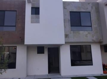 Casa en condominio de 3 habitaciones, El Marqués · Renta Casa Rincones del Marqués Seminueva