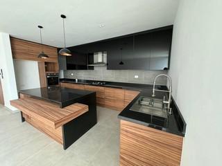 Casa en condominio · 240m² · 3 Recámaras · 2 Estacionamientos · Venta de Casa Nueva de 3 Niveles en Fraccionamiento, Albero Residencial Puebla