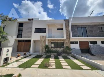 Casa · 198m² · 3 Recámaras · 2 Estacionamientos · Casa en Venta, 3 Recámaras, Piscina, Roof Top, Residencial Rio, Cumbres, Cancún