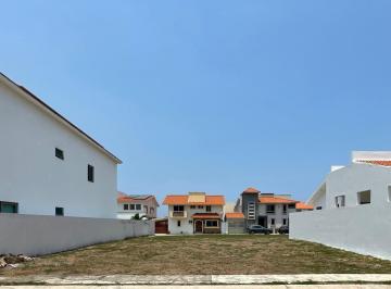 Terreno / Lote · 203m² · Terreno en Venta en Fracc. Residencial El Sendero, Alvarado, Veacruz