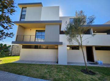 Departamento · 94m² · 2 Recámaras · 2 Estacionamientos · Casa en Zakia