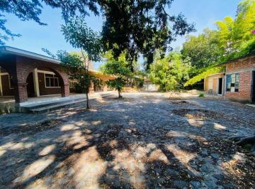 Terreno / Lote · 300m² · 4 Recámaras · 10 Estacionamientos · Rento Propiedad Excelente Ubicacion Ideal Para Negocio
