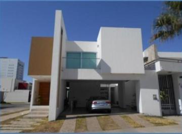 Casa · 432m² · 3 Recámaras · 2 Estacionamientos · Vendo Casa en Desarrollo Urbano Tres Rios Culiacán