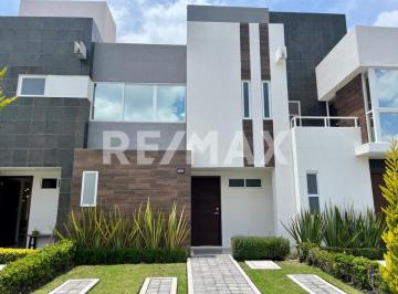 Casa · 102m² · 3 Recámaras · 2 Estacionamientos · Casa en Venta en Residencial Arona, Casa en Condominio en Zinacantepec