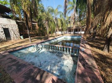 Casa · 1400m² · 6 Recámaras · 9 Estacionamientos · Casa en Venta en Miacatlán