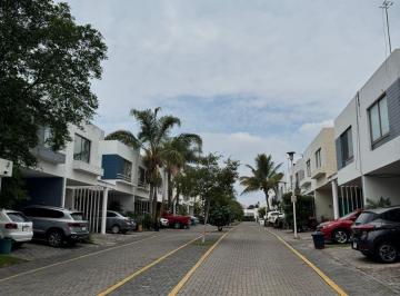 Casa de 3 habitaciones, Tlajomulco de Zúñiga · Camino Real a Colima, Coto Pravia