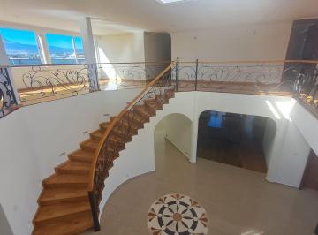 Casa · 850m² · 4 Recámaras · 10 Estacionamientos · Casa en Centa, Cacalomacán
