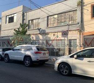 Casa uso de suelo · 436m² · 8 Recámaras · Casa con Uso de Suelo en Venta en Monterrey