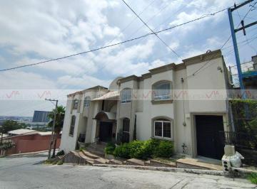 Casa de 3 habitaciones, San Nicolás de los Garza · Casa en Venta en Lomas del Roble