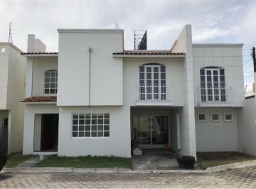 Casa de 3 habitaciones, Toluca · Renta de Casa en Fraccionamiento Marfil Toluca