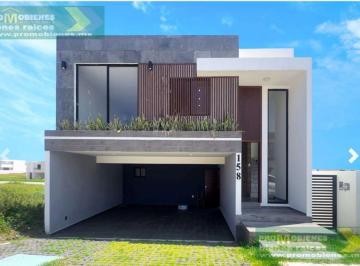 Casa · 3 Recámaras · 2 Estacionamientos · Casa en Casa en Venta en Punta Tiburon