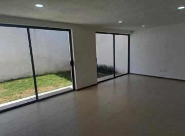 Casa · 121m² · 3 Recámaras · 2 Estacionamientos · Casa en Venta en Granjas San Isidro, Puebla, Puebla