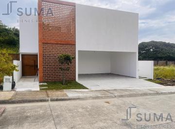 Casa · 250m² · 3 Recámaras · 2 Estacionamientos · Casa en Venta en Fracc. Punta Tiburón, Alvarado Veracruz.