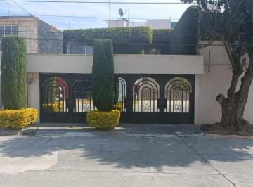 Casa de 3 habitaciones, Naucalpan de Juárez · Hermosa Casa Muy Bien Ubicada en Hacienda de Coaxamalucan