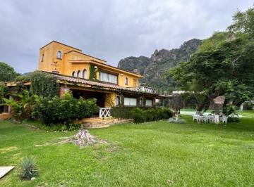 Casa en condominio de 4 habitaciones, Tepoztlán · Casa en Renta en Condominio Tepoztlan Morelos Valle de Atonogo