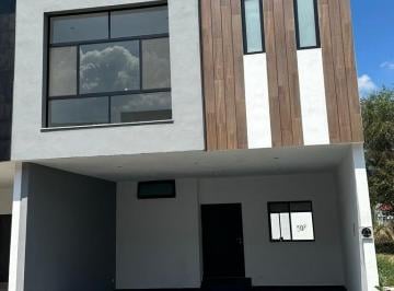 Casa · 274m² · 3 Recámaras · Casa en Venta en Carretera Nacional en Altares Residencial