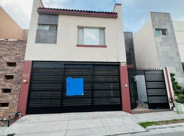 Casa · 240m² · 3 Recámaras · 2 Estacionamientos · Casa en Venta Cumbres Elite