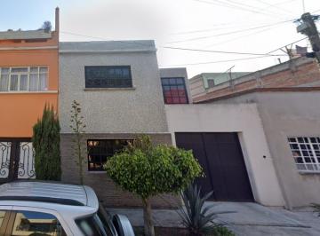 Casa de 3 habitaciones, Benito Juárez · ¡Tu Nuevo Hogar en Iztaccíhuatl! Espacio y Ubicación Estratégica Esperan por Ti.