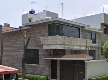 Casa de 4 habitaciones, Coyoacán · Casa en Paseo de Taxqueña Coyoacán en Remate Bancario