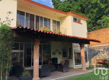 Casa de 4 habitaciones, Temixco · Casa en Venta en Burgos Bugambilias
