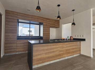 Casa · 235m² · 3 Recámaras · 2 Estacionamientos · Casa de Autor, con Amplios Espacios en Grand Juriquilla Querétaro