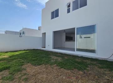 Casa · 220m² · 4 Recámaras · 3 Estacionamientos · Casa 3 Niveles, Estudio, Roof Garden en Grand Juriquilla Qro