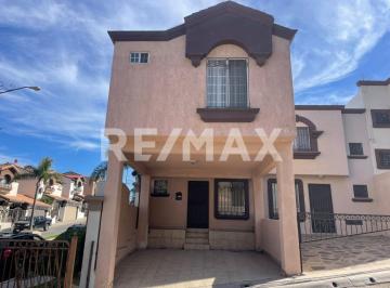 Casa en condominio · 72m² · 2 Recámaras · 2 Estacionamientos · Casa en Venta en Fraccionamiento Colinas del Rey Tijuana - (4)